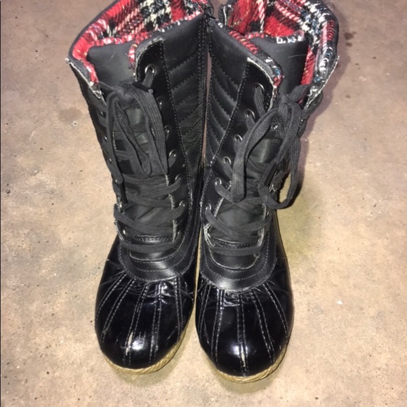 Merona Red/Black Plad Boots - Picture 2 of 4